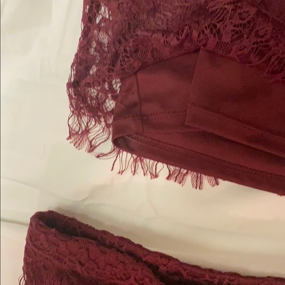 Maroon crop top and skirt - Picture 7 of 7